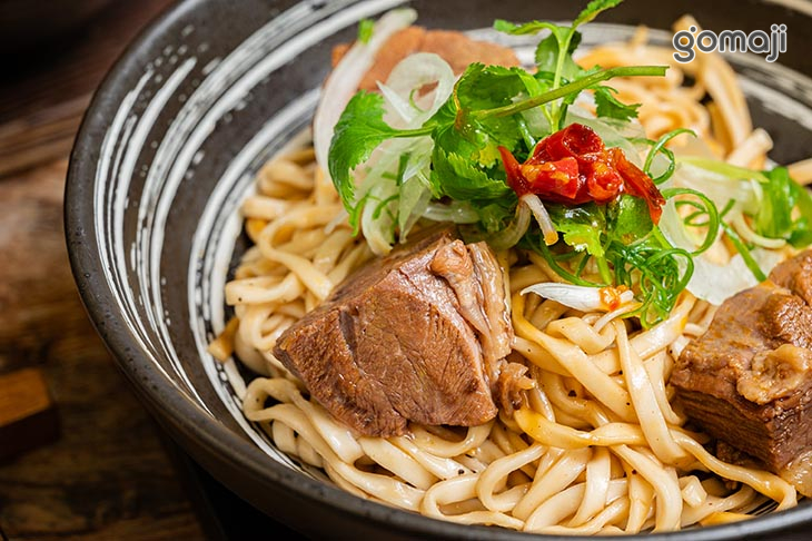 檸真焦香牛肉乾拌麵