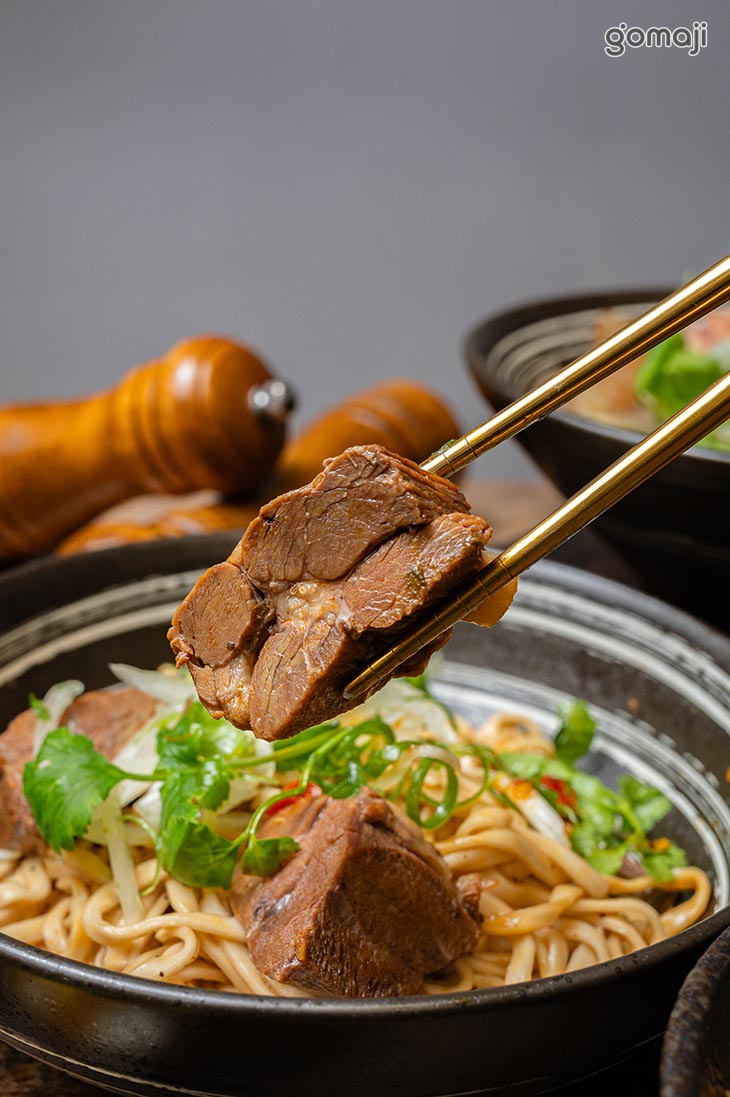 檸真焦香牛肉乾拌麵