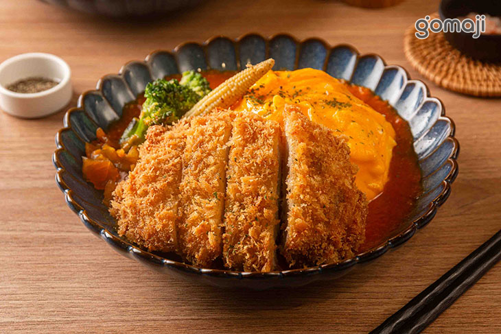 番茄咖哩豬排蛋包飯