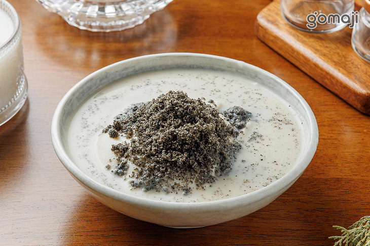 手工黑芝麻豆花