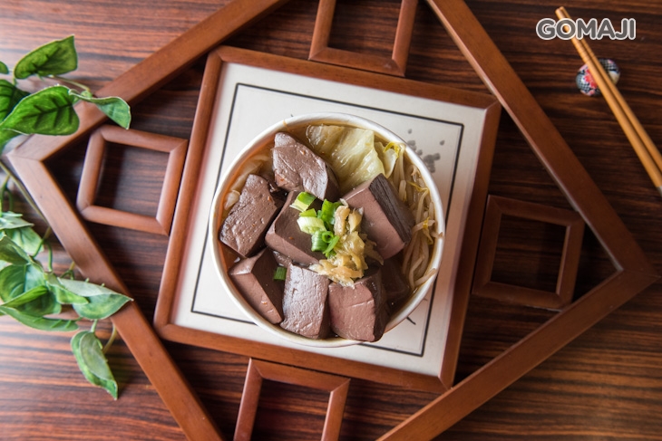 麻辣美女嫩鴨血