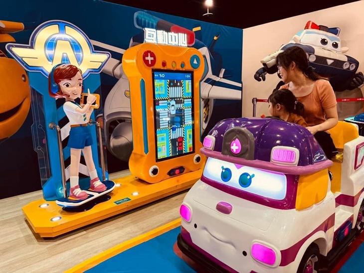 Superwings交通小鎮駕駛互動主題樂園