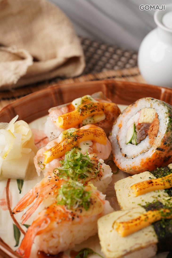 招牌炙燒海苔花捲壽司組合午食餐