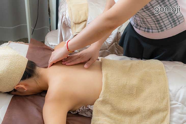 背部放鬆紓筋按壓