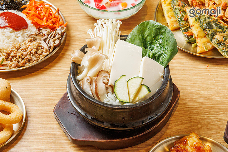 綜合菇菇嫩豆腐鍋