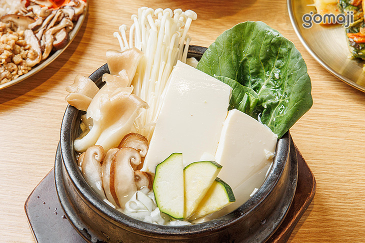 綜合菇菇嫩豆腐鍋