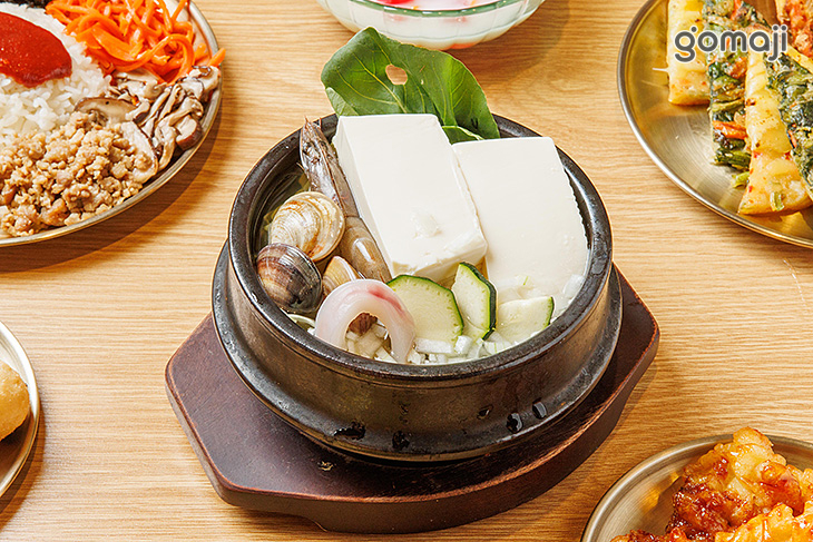 海鮮蔬菜高湯嫩豆腐鍋