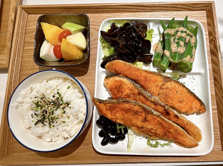 烤鮭魚定食