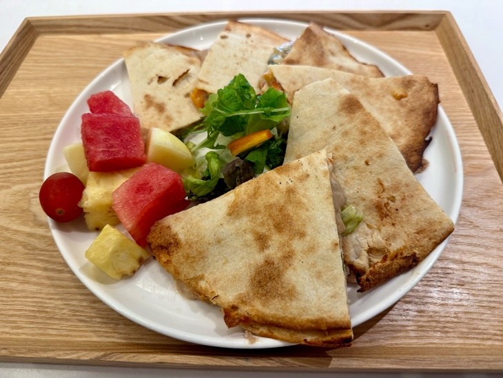 鮪魚薄餅