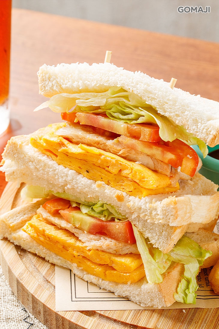 嫩汁雞排歐姆蛋吐司