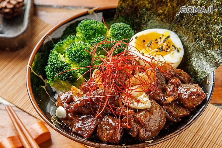 炙燒骰子牛丼飯