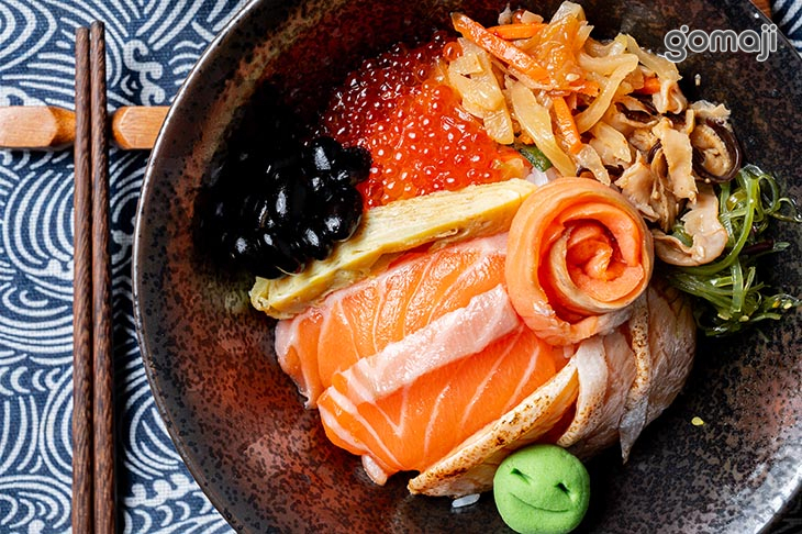 鮭魚四重奏丼飯