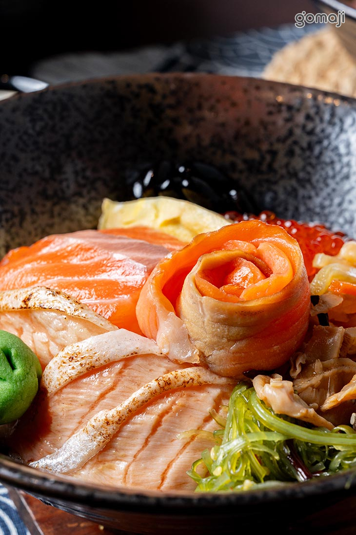 鮭魚四重奏丼飯