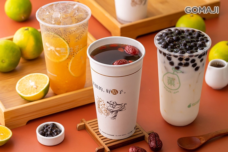 　B.三五好友分享杯　 〈橙果粒(I)/番茄梅(I)/柳橙奇亞籽(I)/白鬍子奶蓋鐵觀音(I)/葡萄柚多多(I)/甘蔗柚子茶(I/H)/波霸拿鐵(I/H)/阿華田拿鐵(I/H)/可可拿鐵(I/H)/紅豆奶茶(I/H)/奶酪布丁奶茶(I/H)/紅棗桂圓薑茶(I/H) 任選三(700c.c/杯)〉