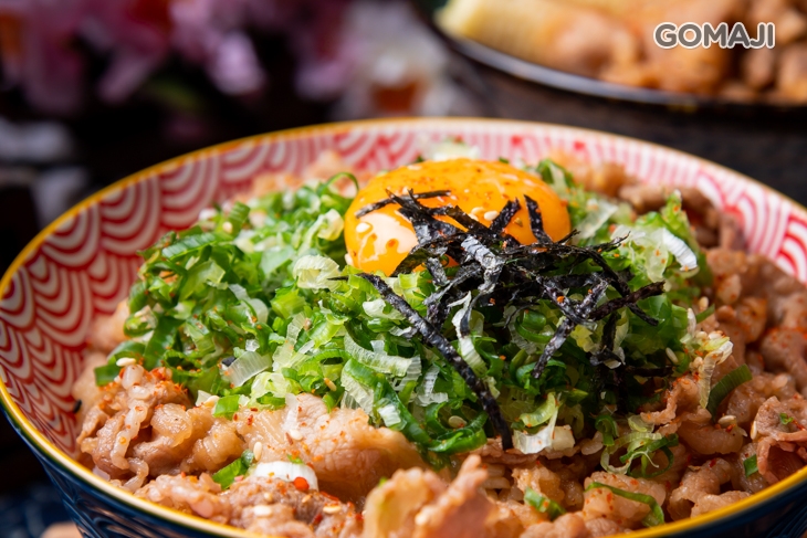 日式月見蔥丼牛肉飯