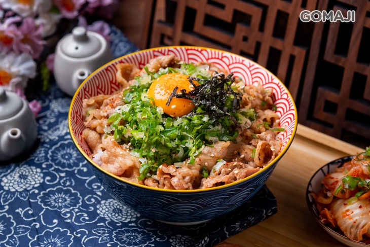日式月見蔥丼牛肉飯
