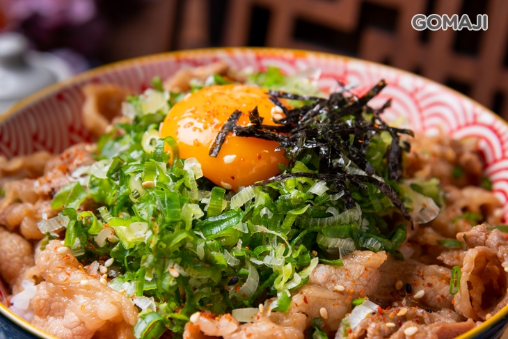 日式月見蔥丼牛肉飯