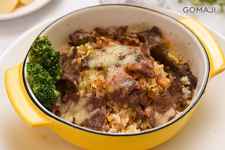 韓式起司炒飯：牛肉