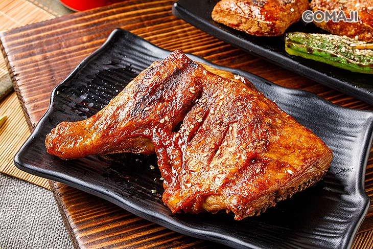 烤雞腿一份 + 豆乾一份 + 青椒一份 + 米血一份