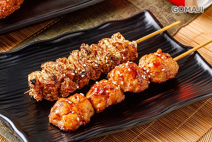  烤豬肉串一份 + 米腸一份 + 豆皮一份 + 花枝丸一份