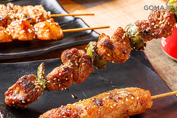  烤豬肉串一份 + 米腸一份 + 豆皮一份 + 花枝丸一份