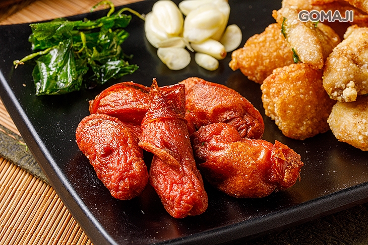 鹽酥雞一份 + 鑫鑫腸一份 + 香菇一份 + 米腸一份