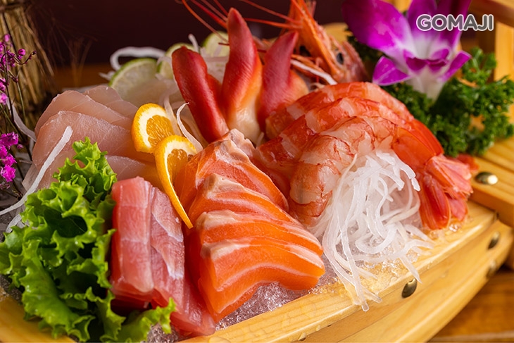 豪華龍船生魚片