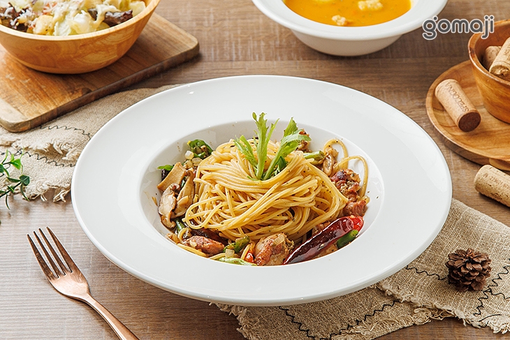 酸豆鯷魚雙椒雞肉麵