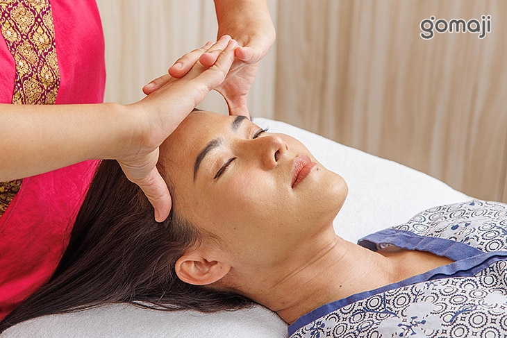 頭部舒刮指壓放鬆