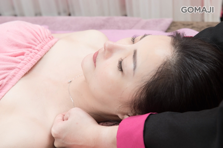 金合歡雙肩頸部按摩