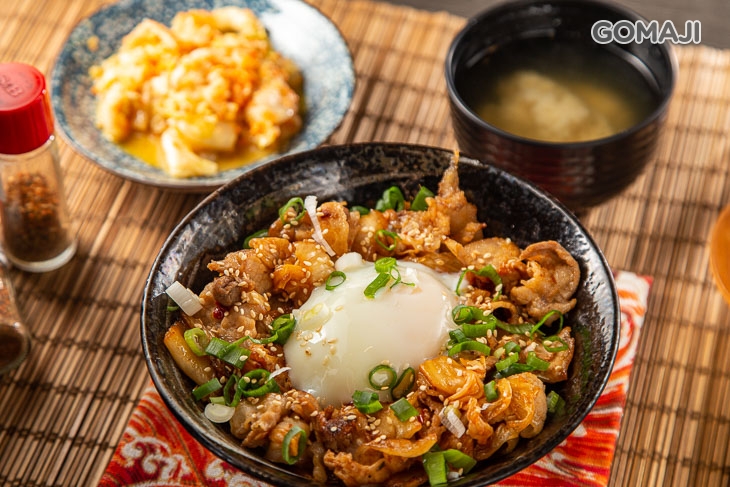 泡菜豚肉丼