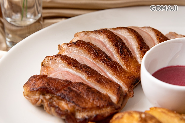 炙燒舒肥鴨胸佐甜蔥醬