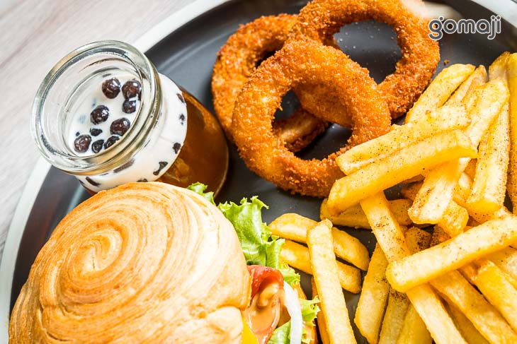 培根花生丹麥堡套餐