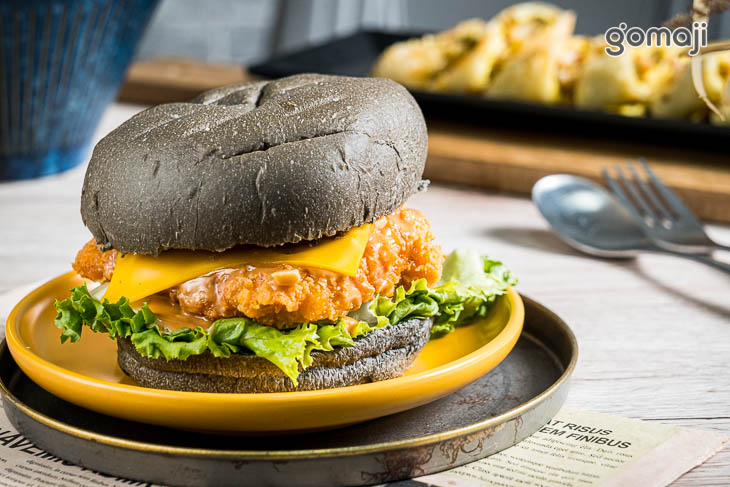 卡拉雞花生黑堡