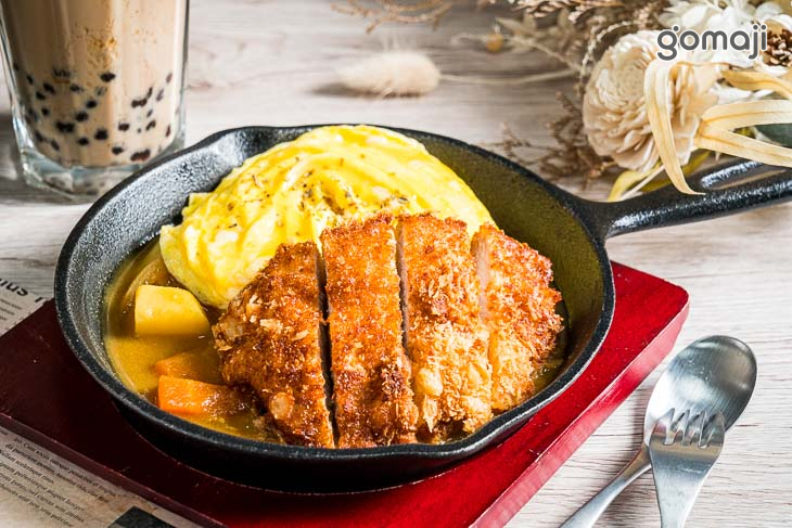 日式卡滋厚豬排咖哩飯