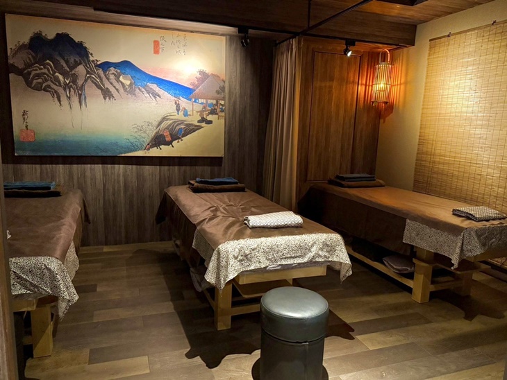 中和館