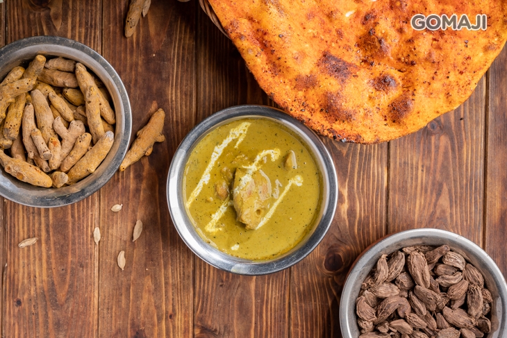 腰果泥香料雞咖喱、蒜辣烤餅