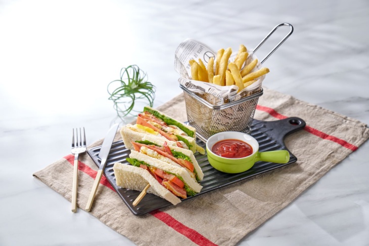 總匯三明治附薯條