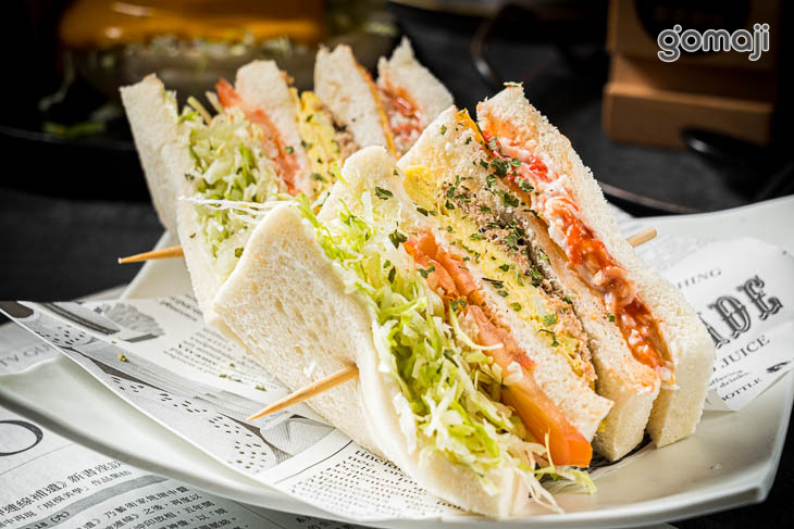 鮪魚蟹肉沙拉總匯