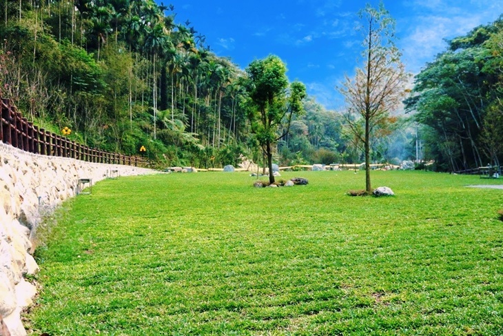茶野裡山野露營(南投龍泉營區)
