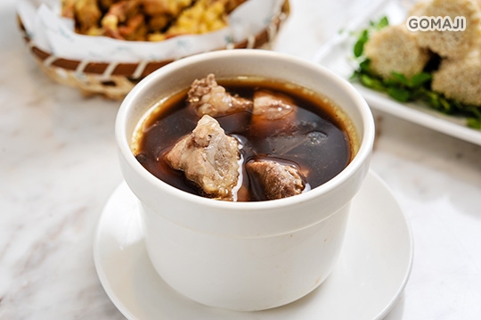 原盅黑蒜排骨汤