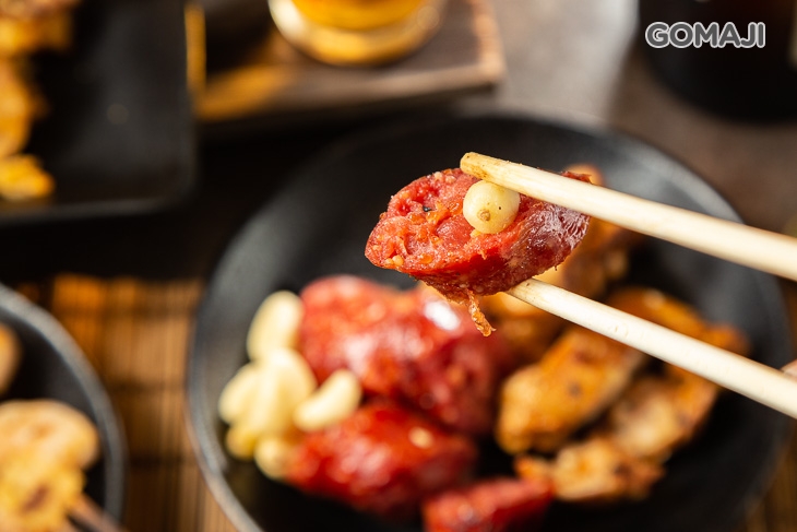 飛魚卵辣香腸﹢無骨雞腿排