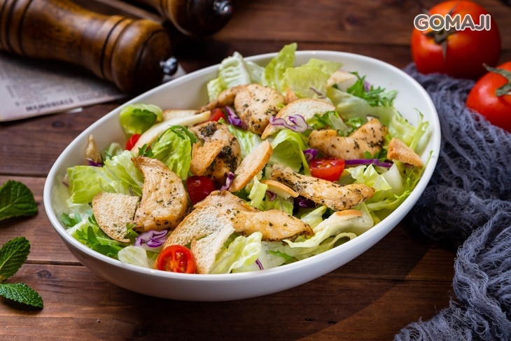凱薩沙拉佐香烤雞肉