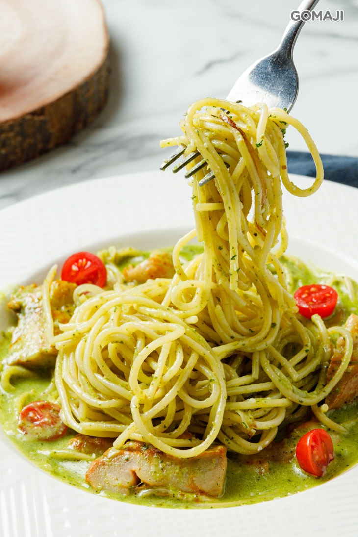 奶油青醬雞肉義大利麵