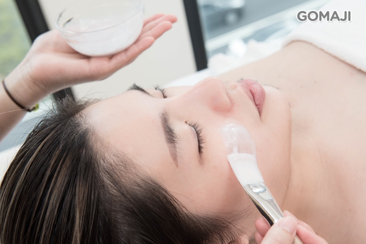 柔嫩淨白面膜敷臉