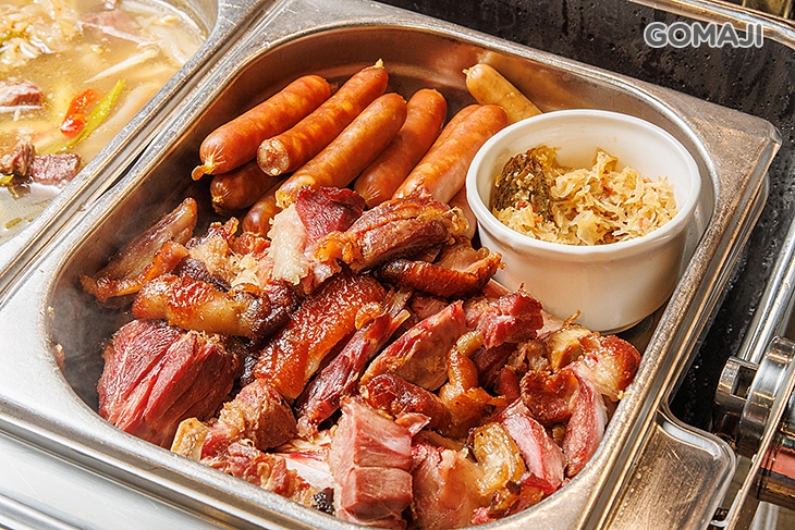 烤德國豬腳佐香腸