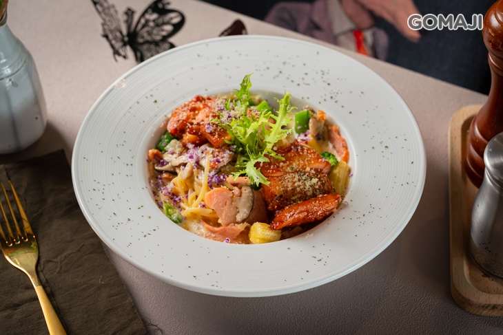 烤腿排奶油燻雞義大利麵