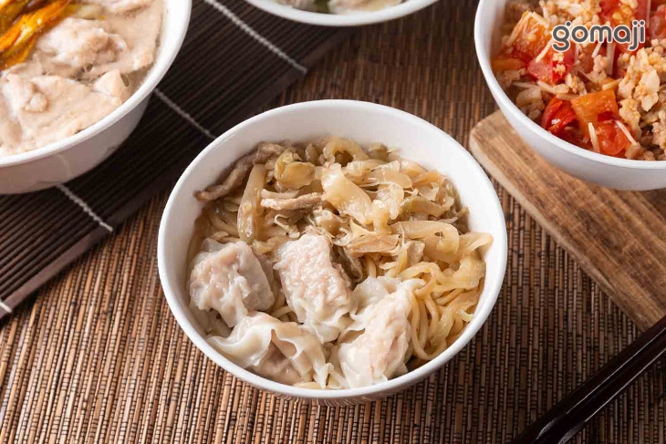 酸辣榨菜抄手麵