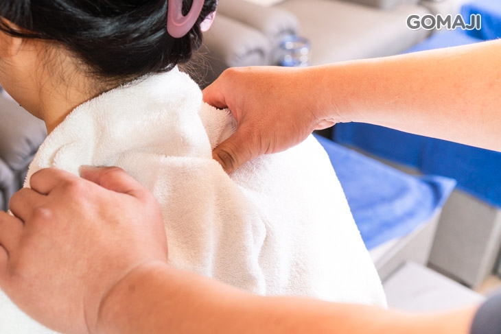 薰衣草海鹽足浴(同時進行肩頸舒壓按摩)