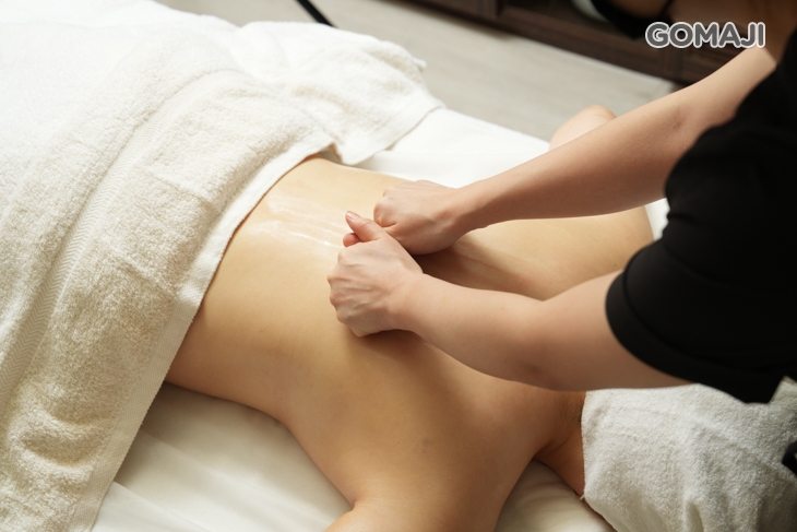 背部活氧律動精油手技 